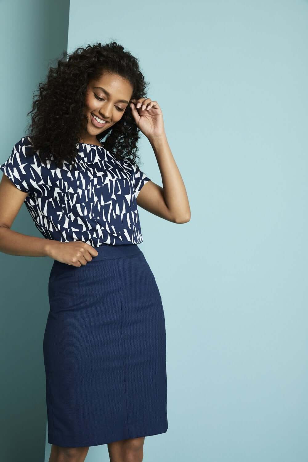 Paatkaeluse ja mustritega siidkrepp pluus - Image 2