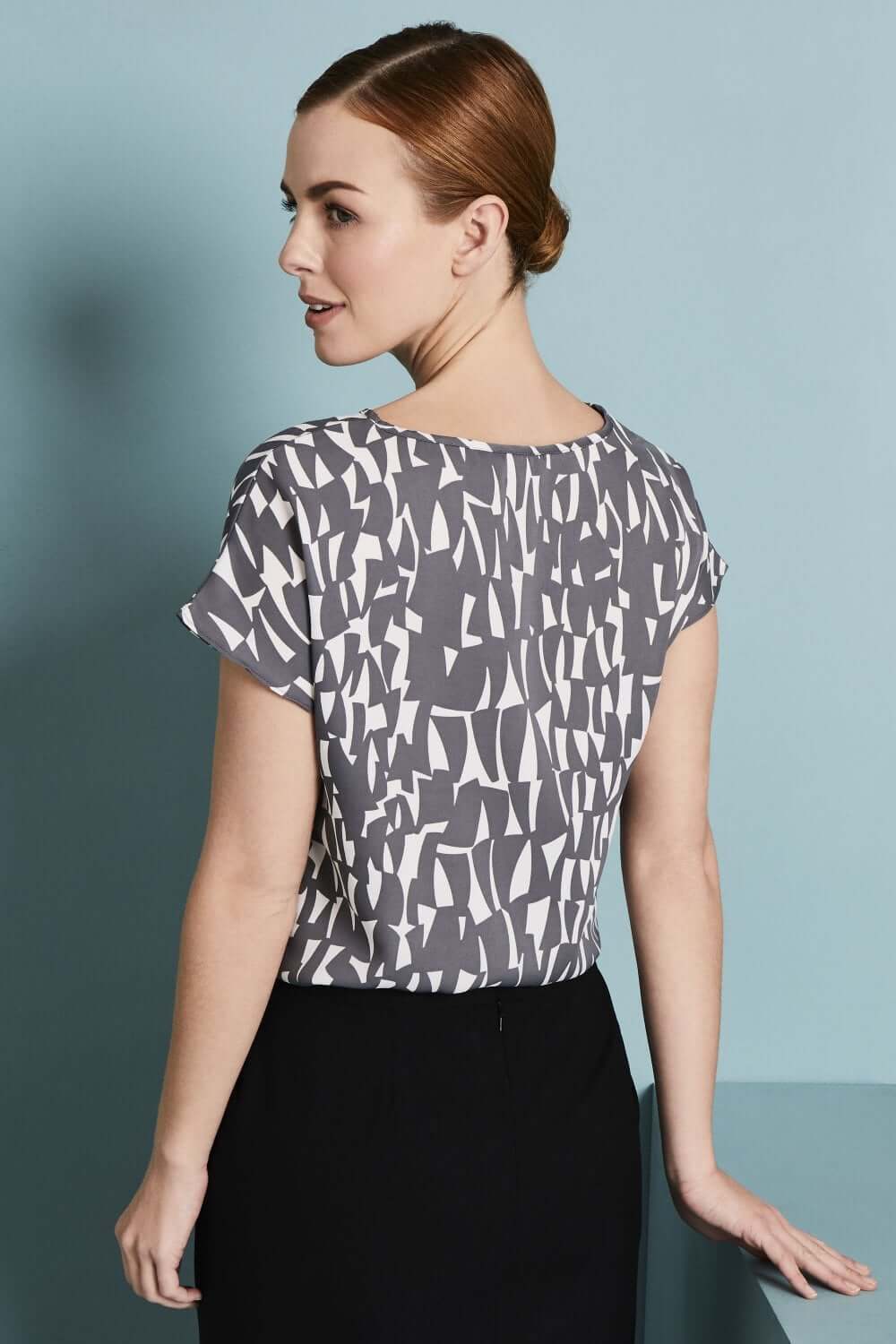 Paatkaeluse ja mustritega siidkrepp pluus - Image 12