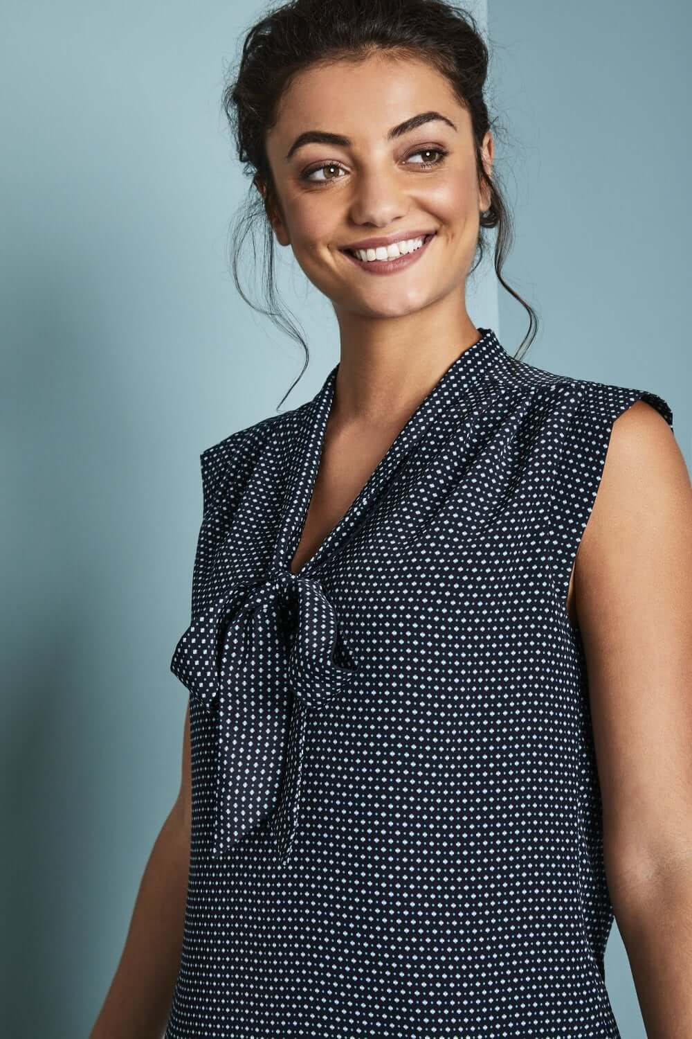 Seotava kaeluse ja linnusilma mustriga pluus - Image 6