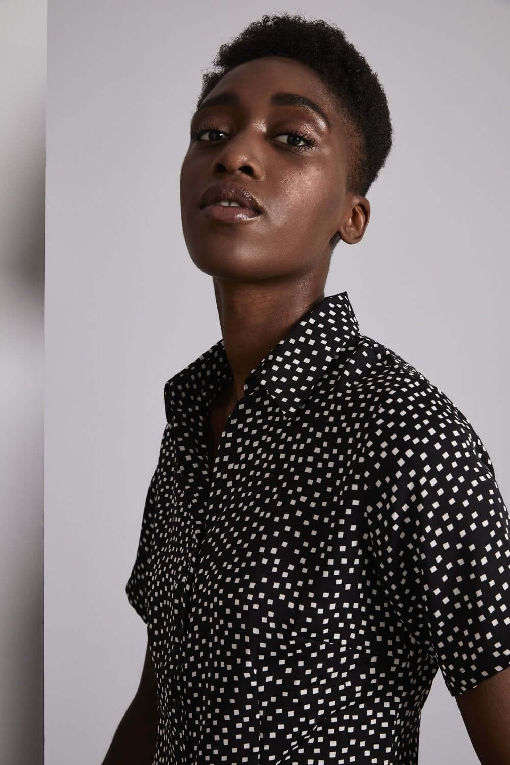 Nööbitav siidkrepp mustriline pluus naistele - Image 17