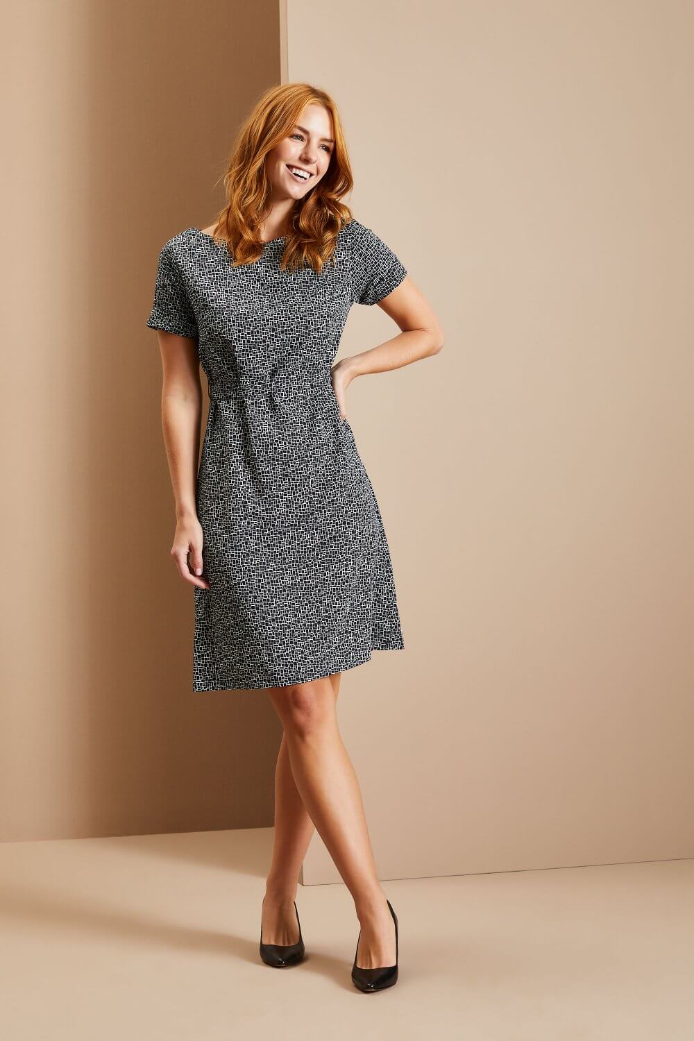 Mustriline kleit naistele - Image 10