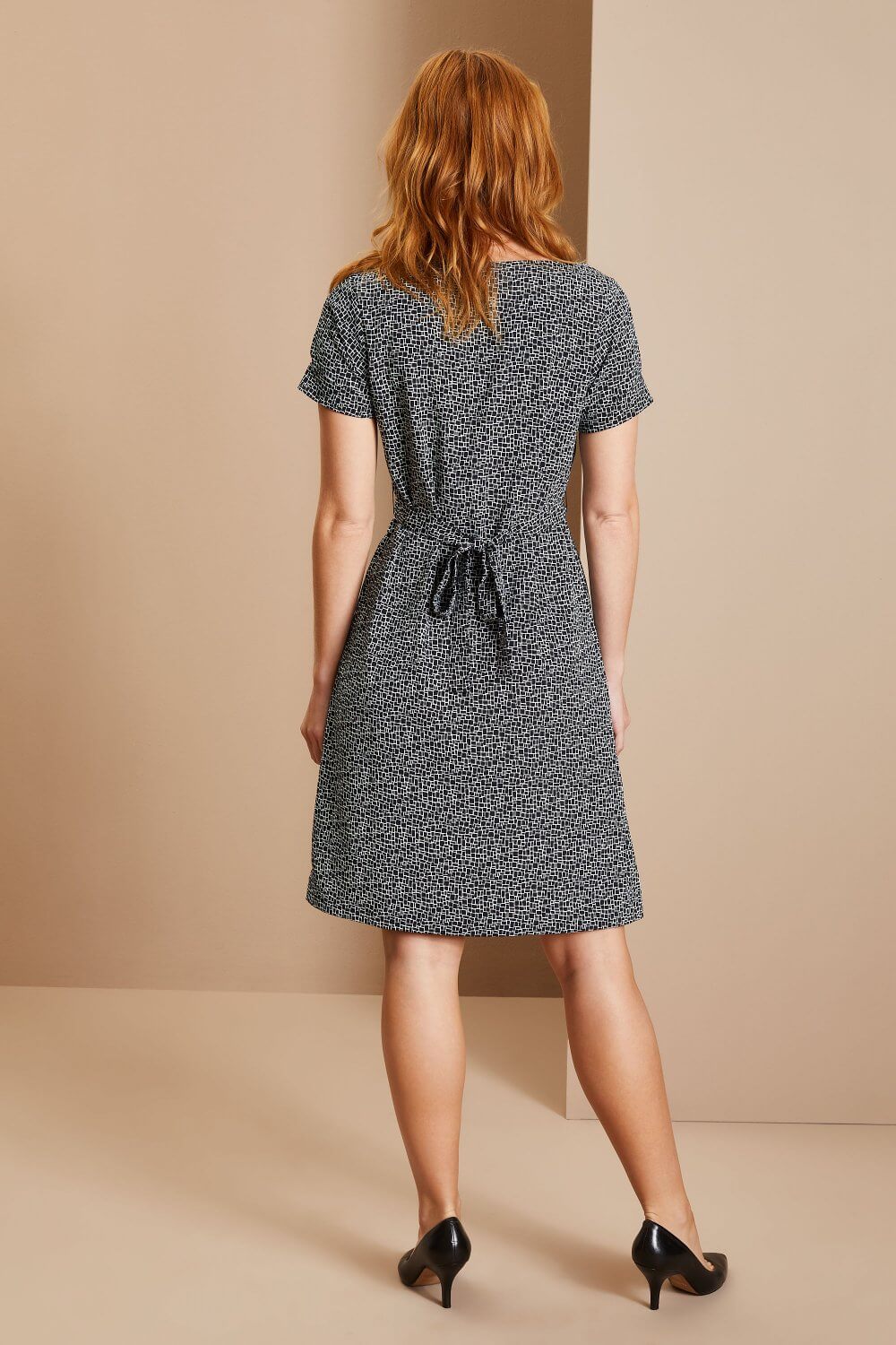 Mustriline kleit naistele - Image 11