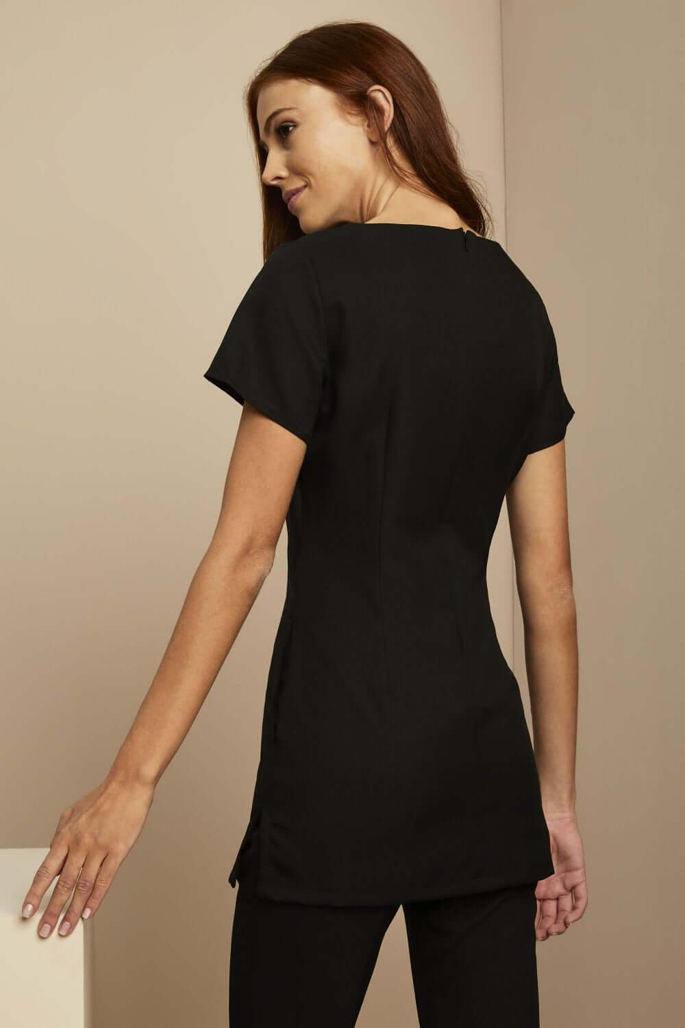 Dekoratiivse kaeluse ja taskutega tuunika - Image 8