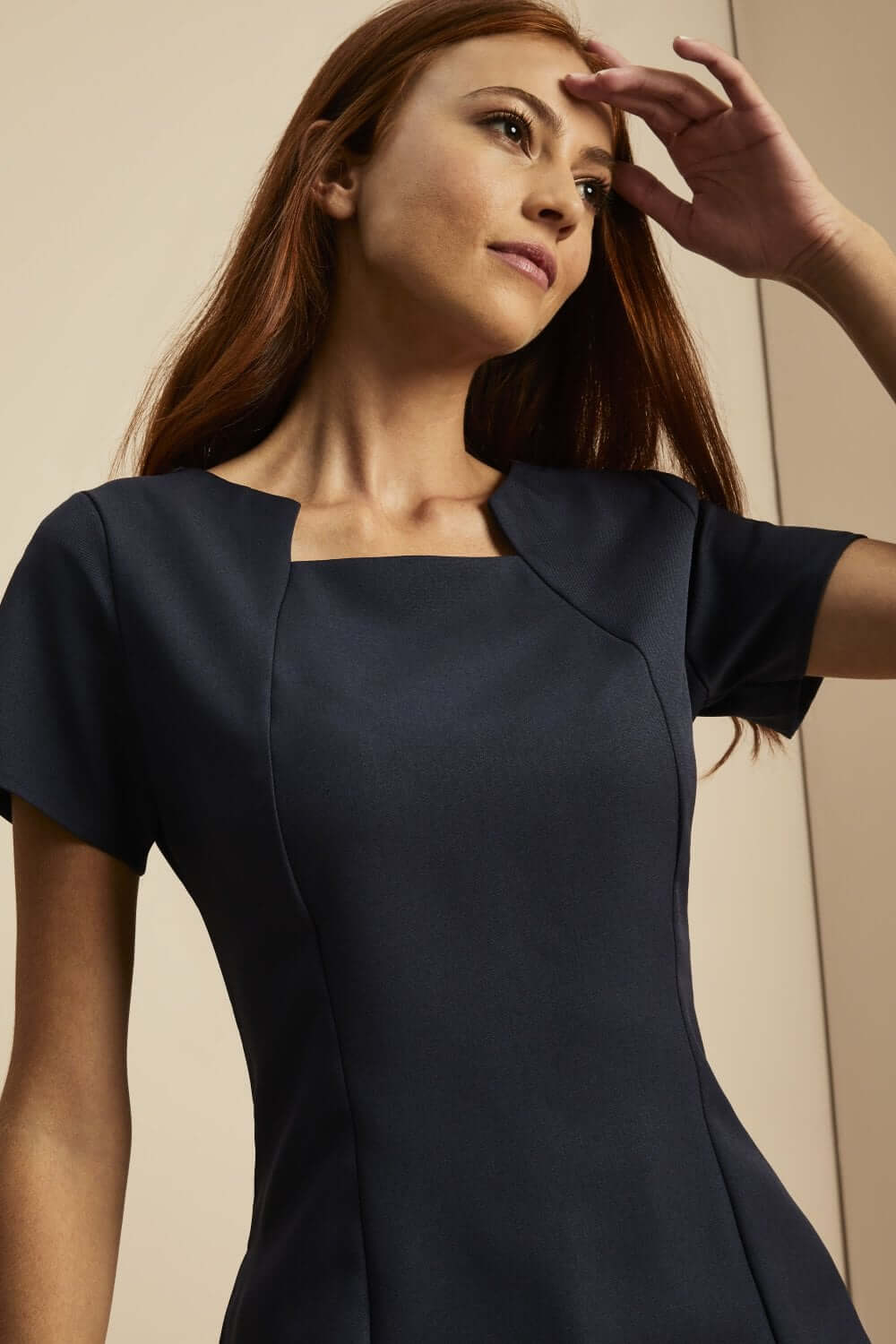 Dekoratiivse kaeluse ja taskutega tuunika - Image 13