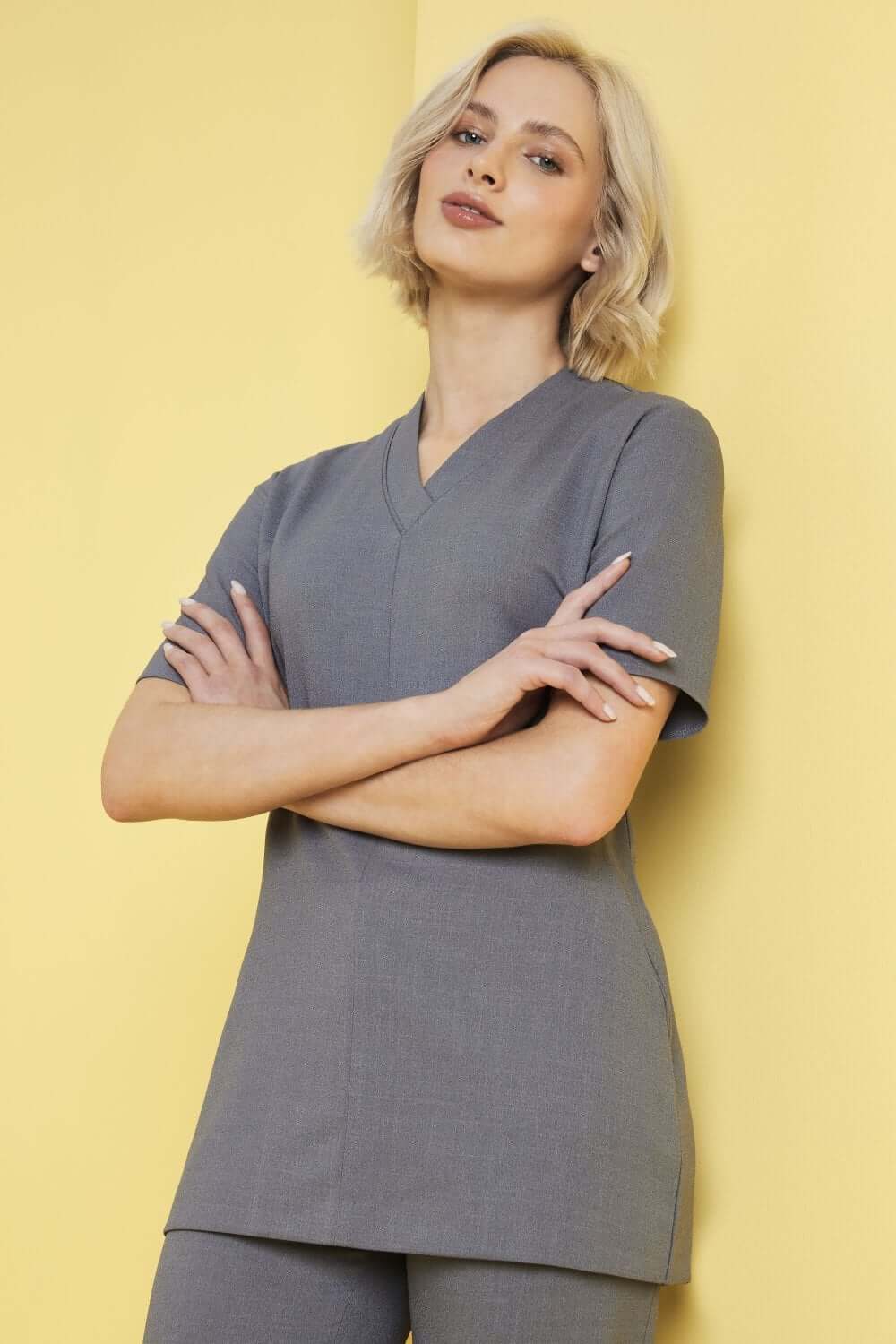 Sirgelõikeline v-kaelusega tuunika naistele - Image 12