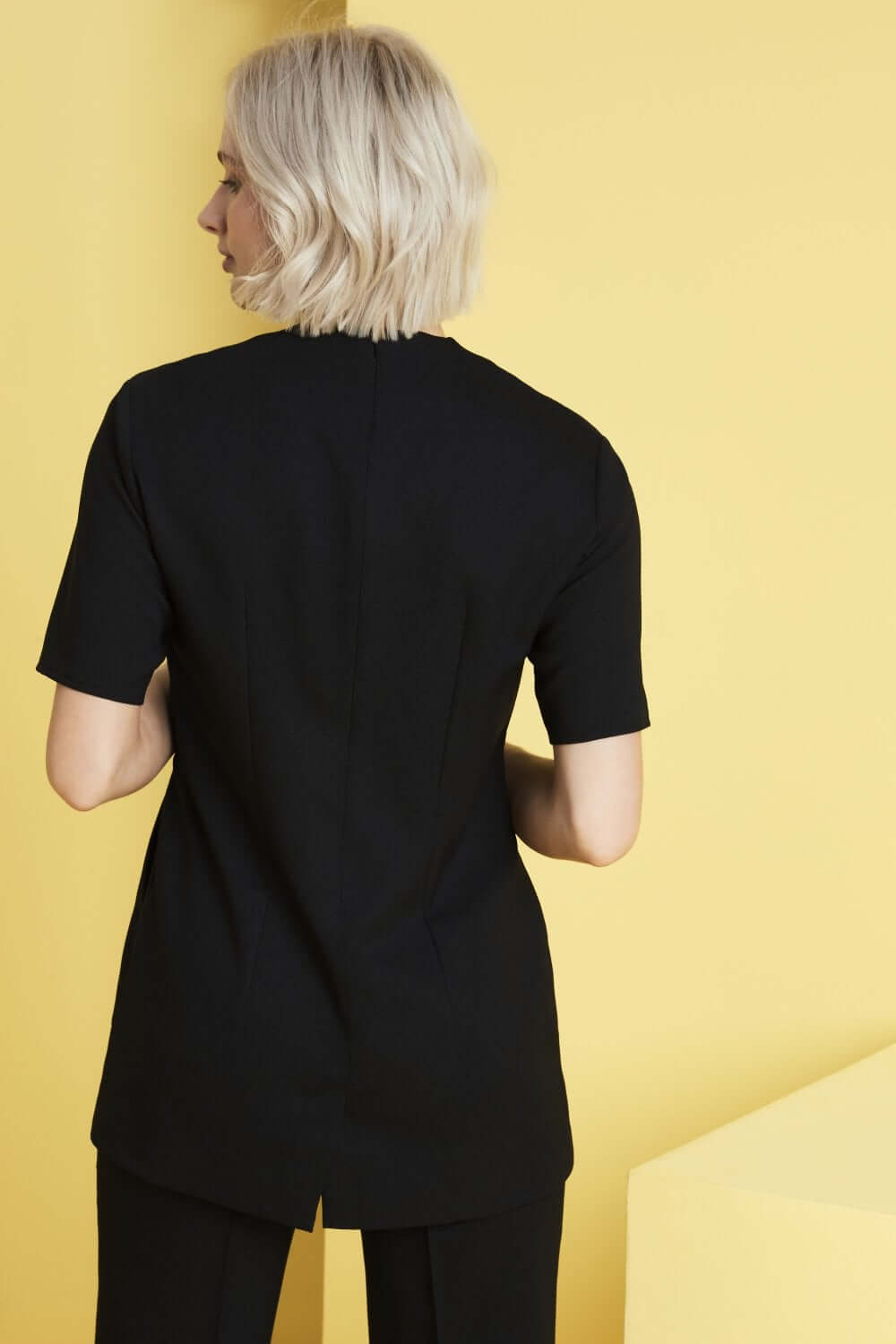 Sirgelõikeline v-kaelusega tuunika naistele - Image 3