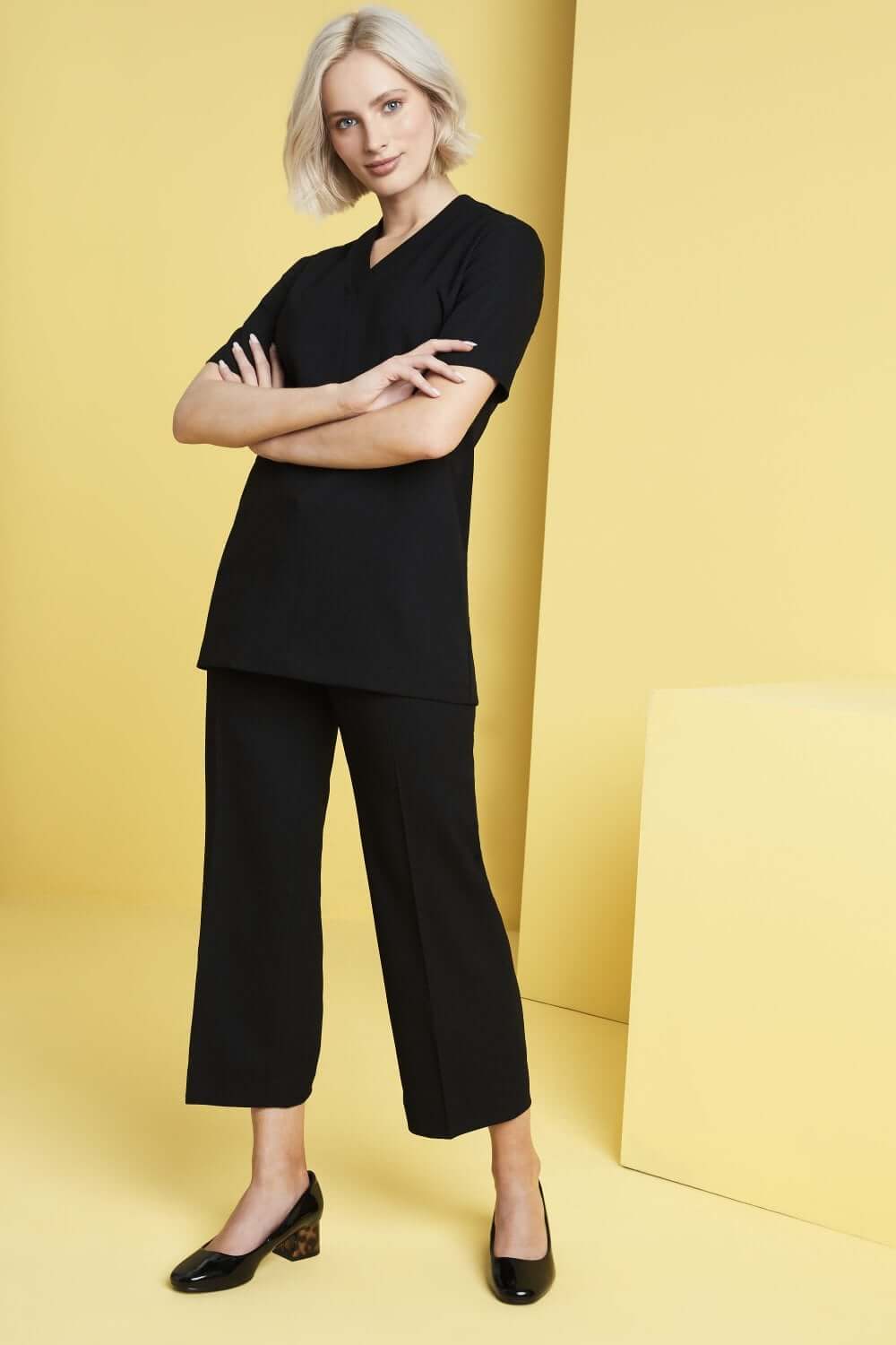 Sirgelõikeline v-kaelusega tuunika naistele - Image 4