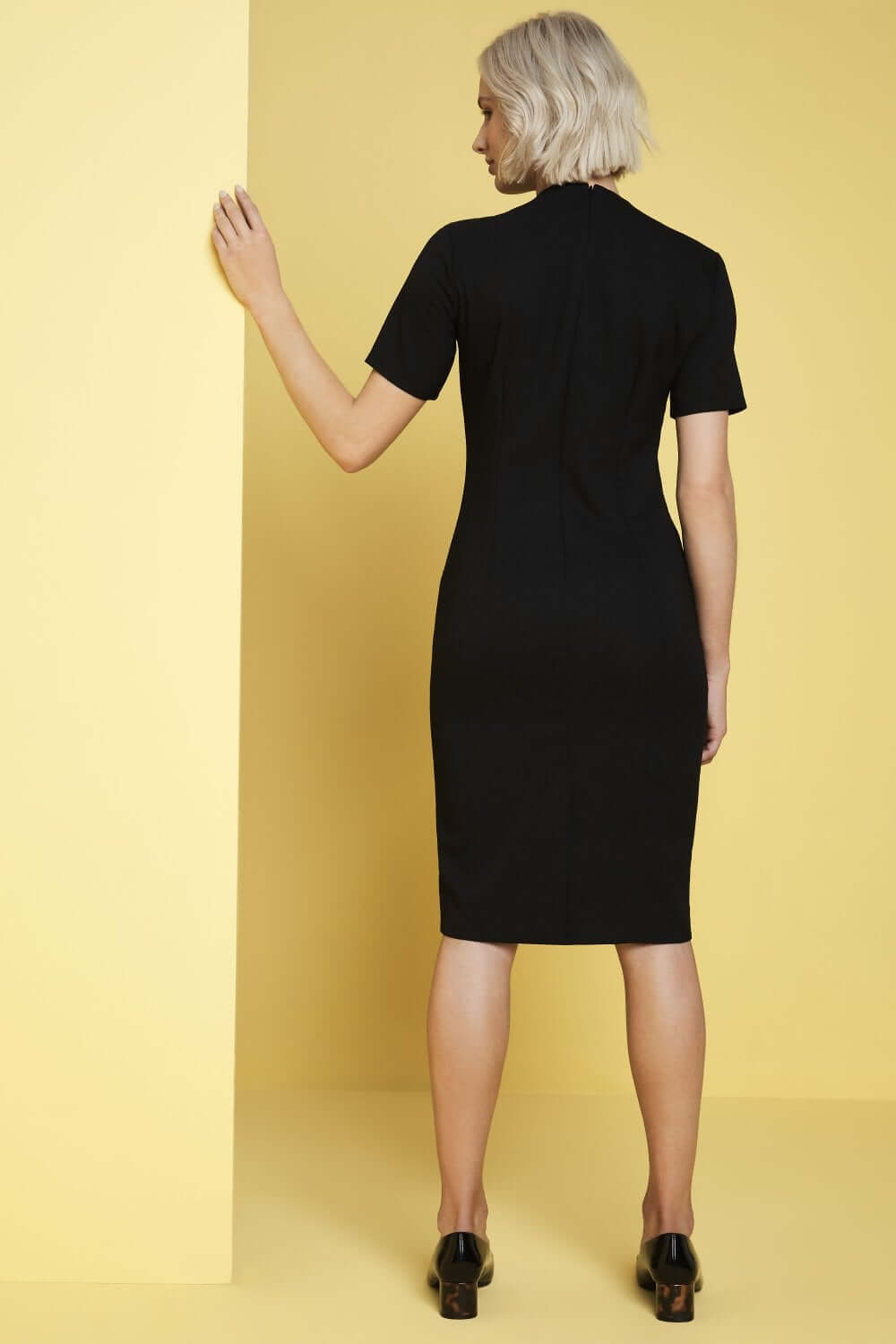 Küljetaskutega kleit - Image 8