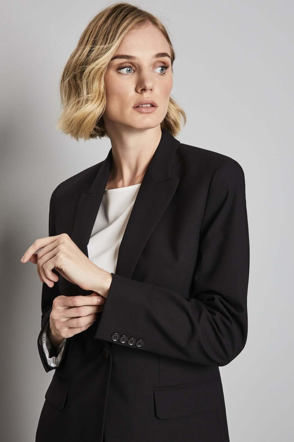 Qualitas ühe nööbiga jakk naistele - Image 4