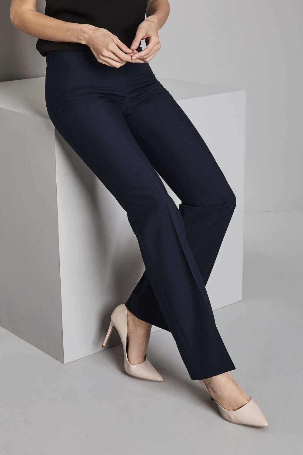 Bootleg viigipüksid naistele