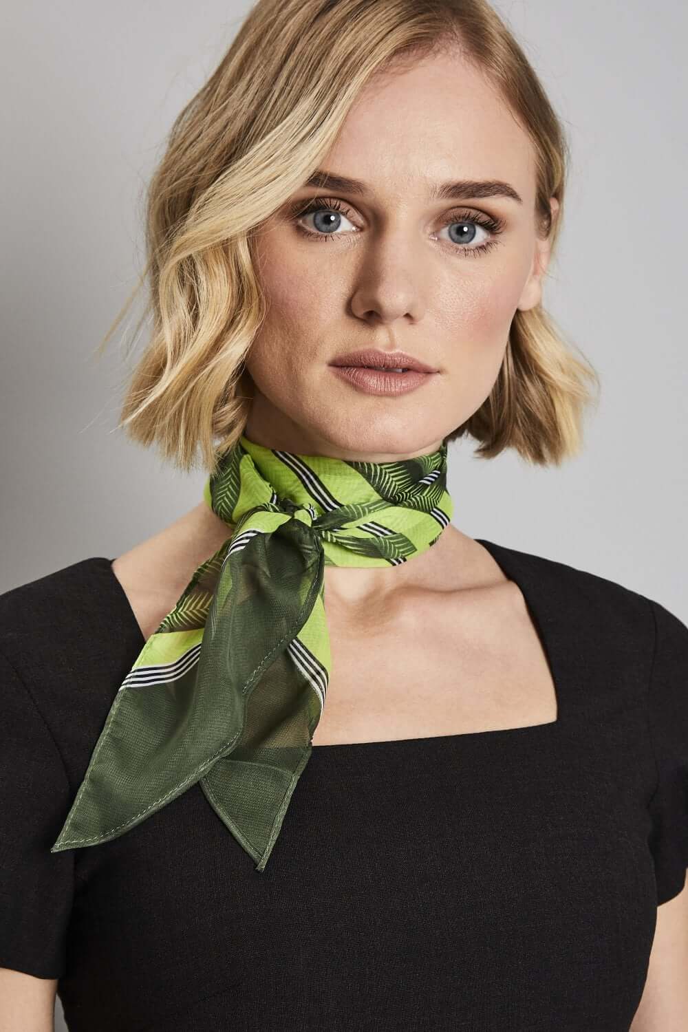 Triibuline kaelasall naistele - Image 3