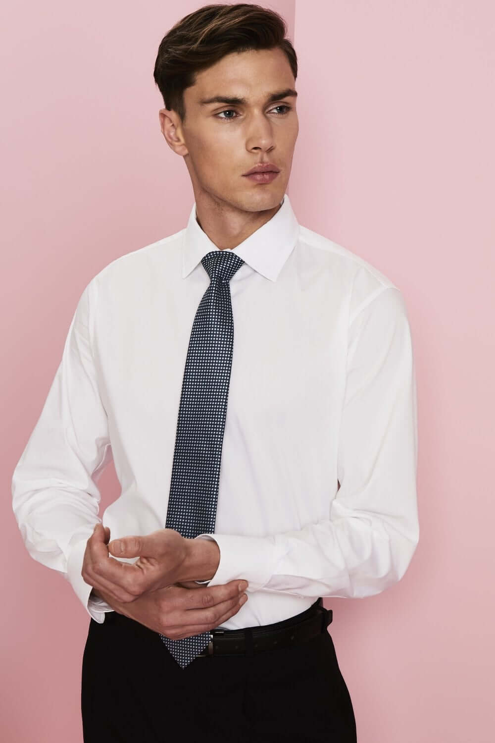 Geomeetrilise mustriga lips - Image 4