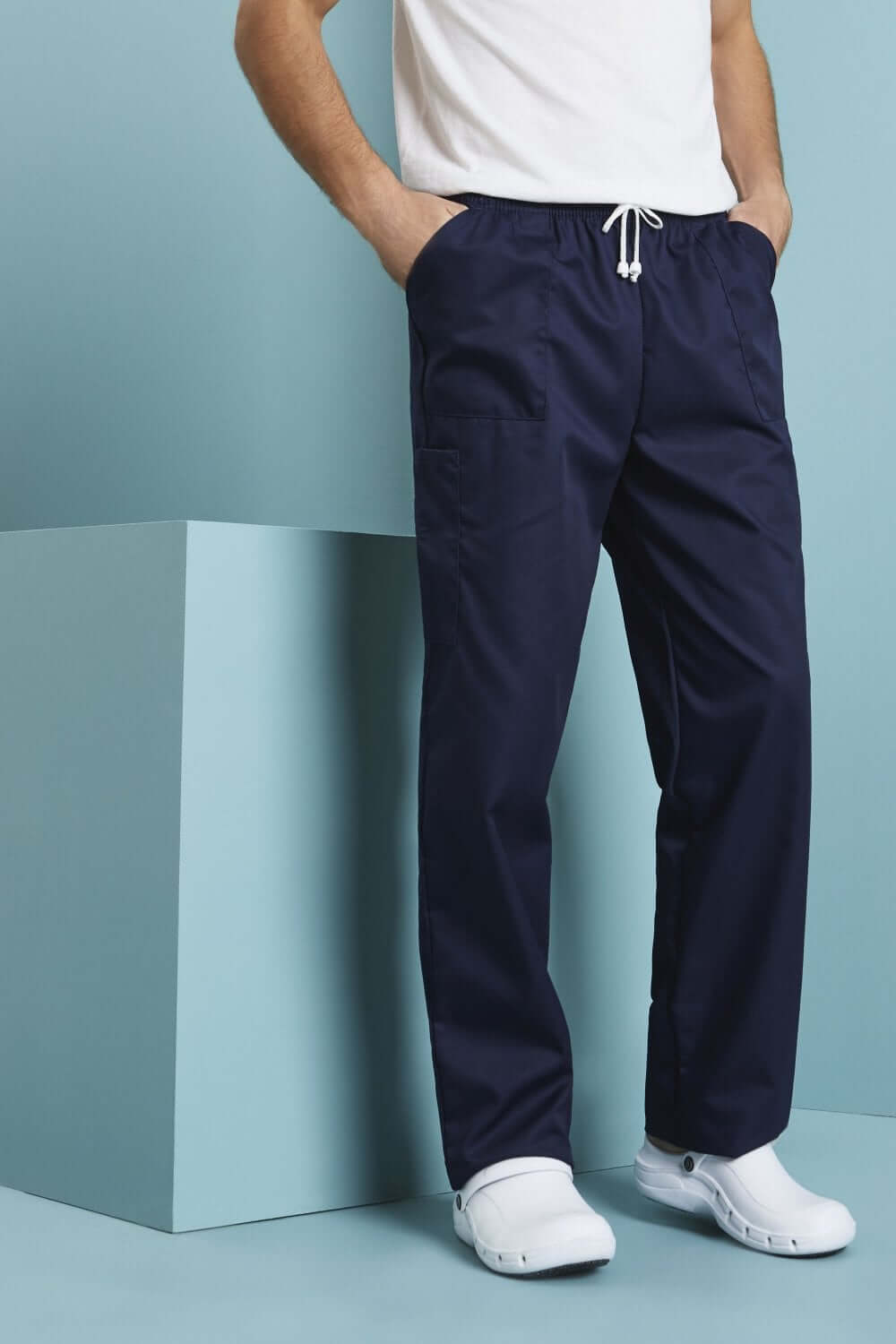 Tumesinised püksid hooldajatele