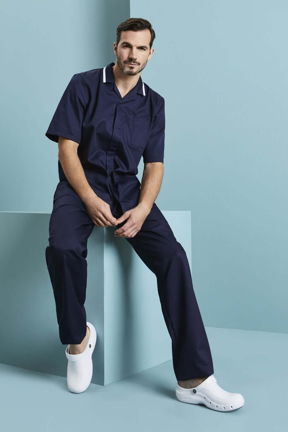 Tumesinised püksid hooldajatele - Image 3