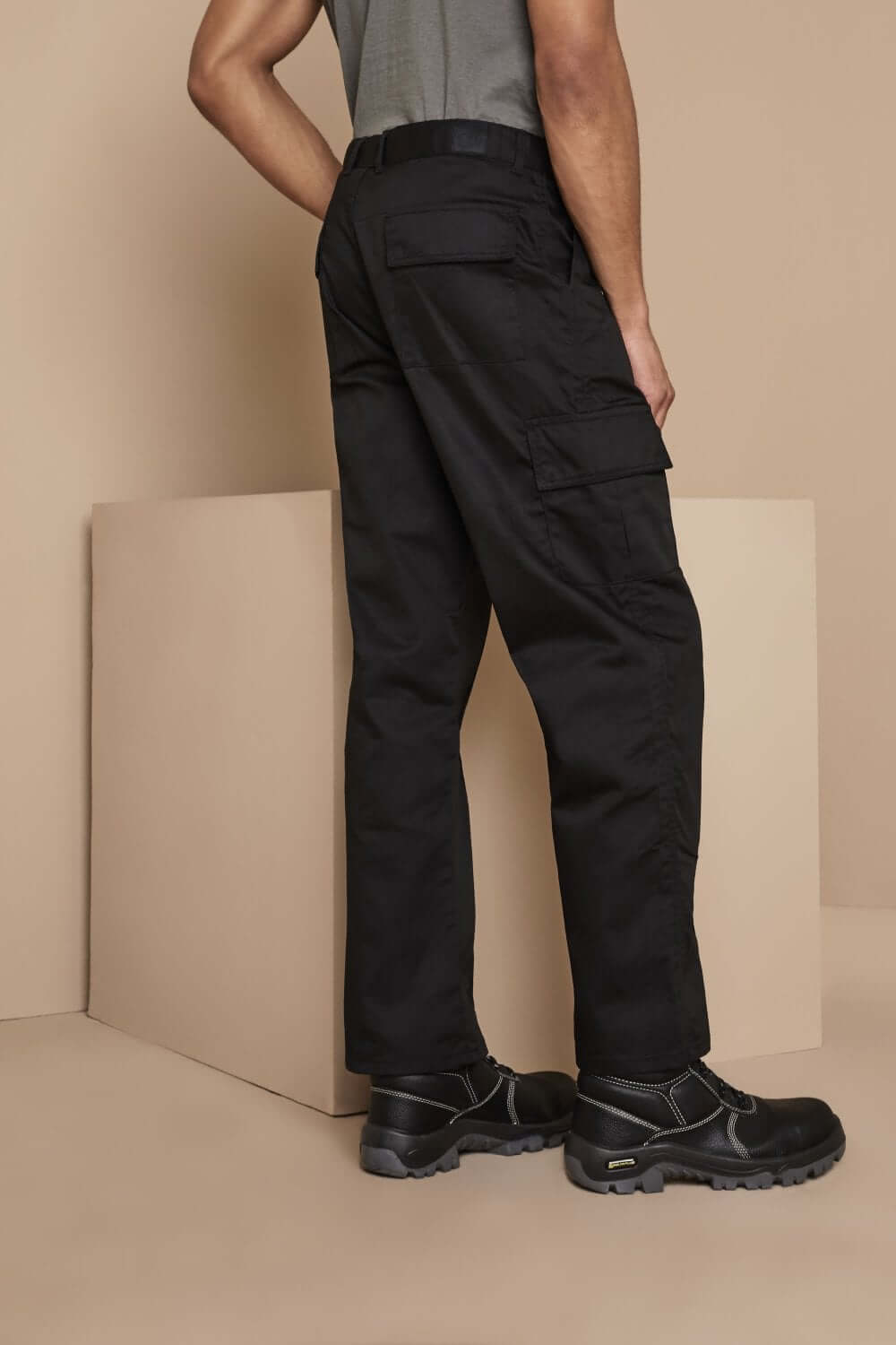 Uneek Unisex Cargo Trouser - Image 2