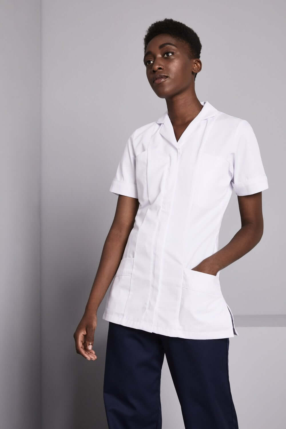 Klassikaline ühevärviline meditsiinituunika