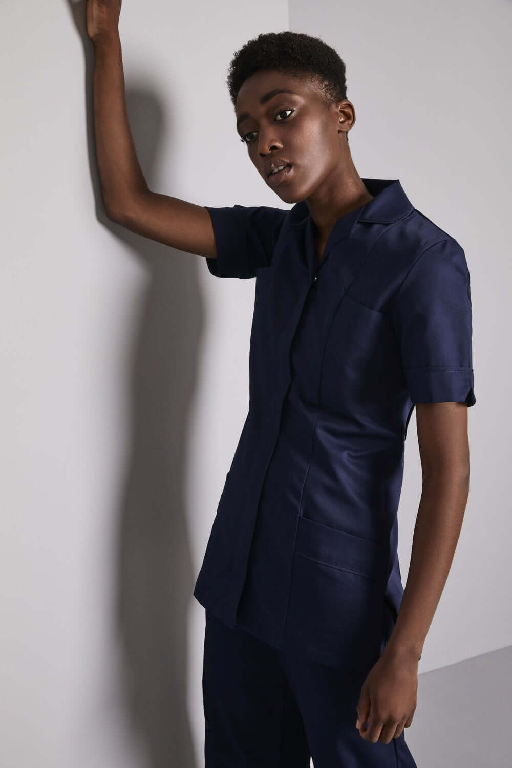 Klassikaline ühevärviline meditsiinituunika - Image 2