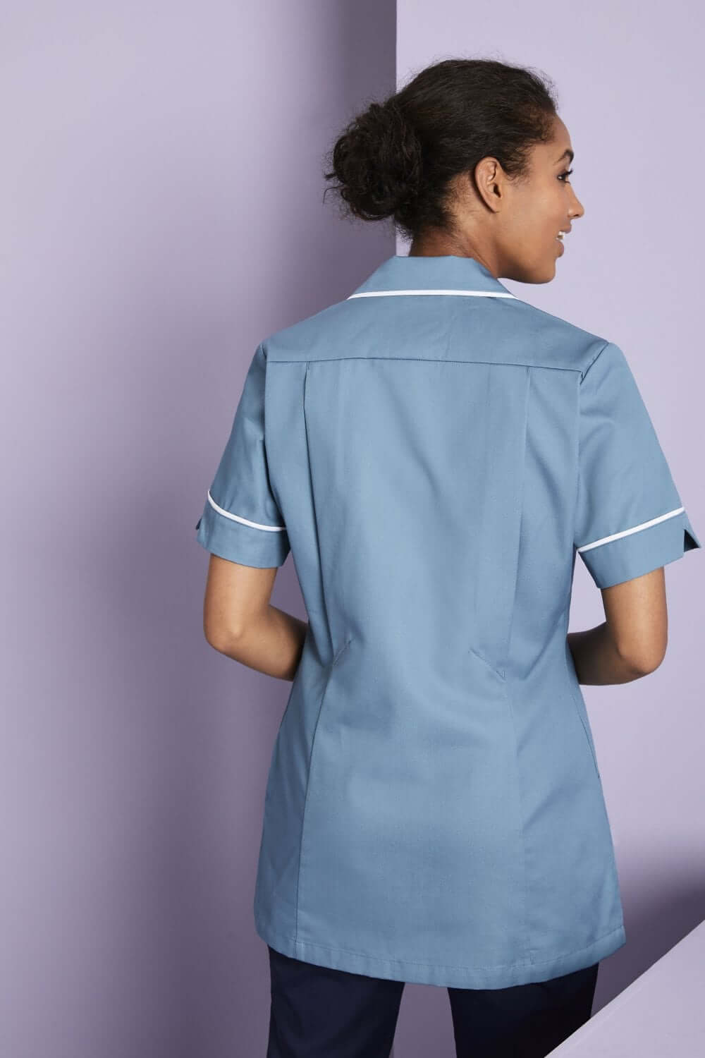 Klassikaline valge kandiga meditsiinituunika - Image 11