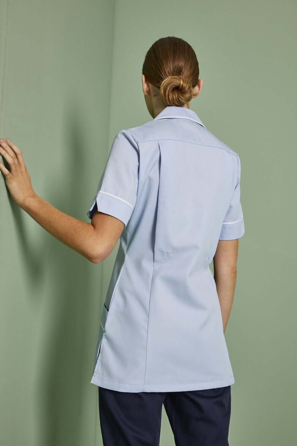 Klassikaline valge kandiga meditsiinituunika - Image 29