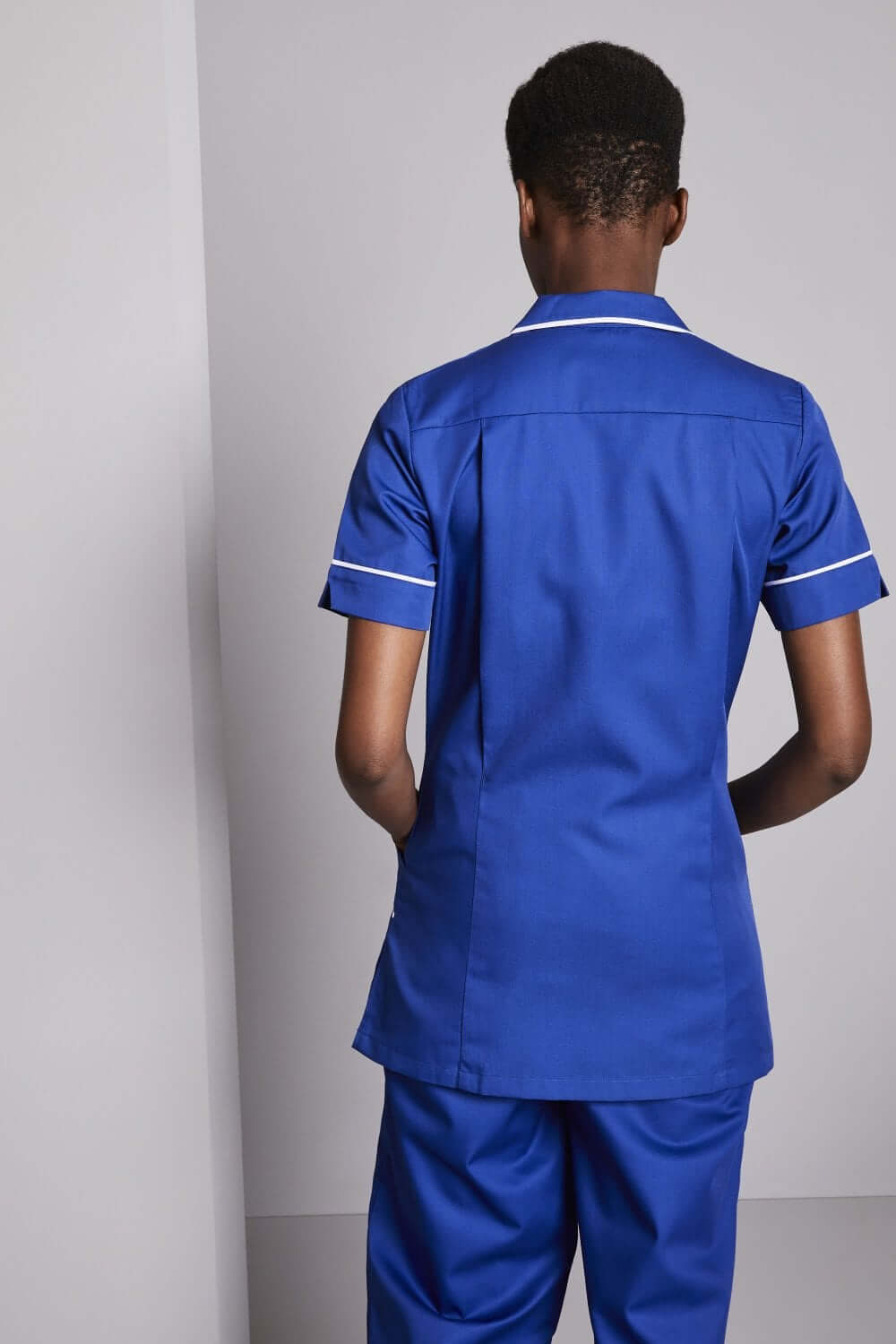 Klassikaline valge kandiga meditsiinituunika - Image 26