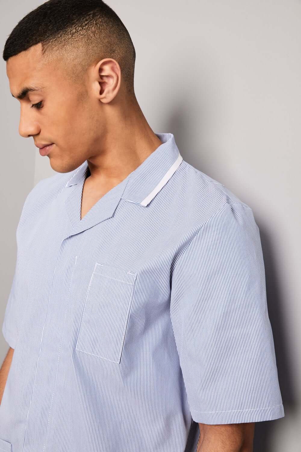 Triibuline meditsiinijakk meestele - Image 2