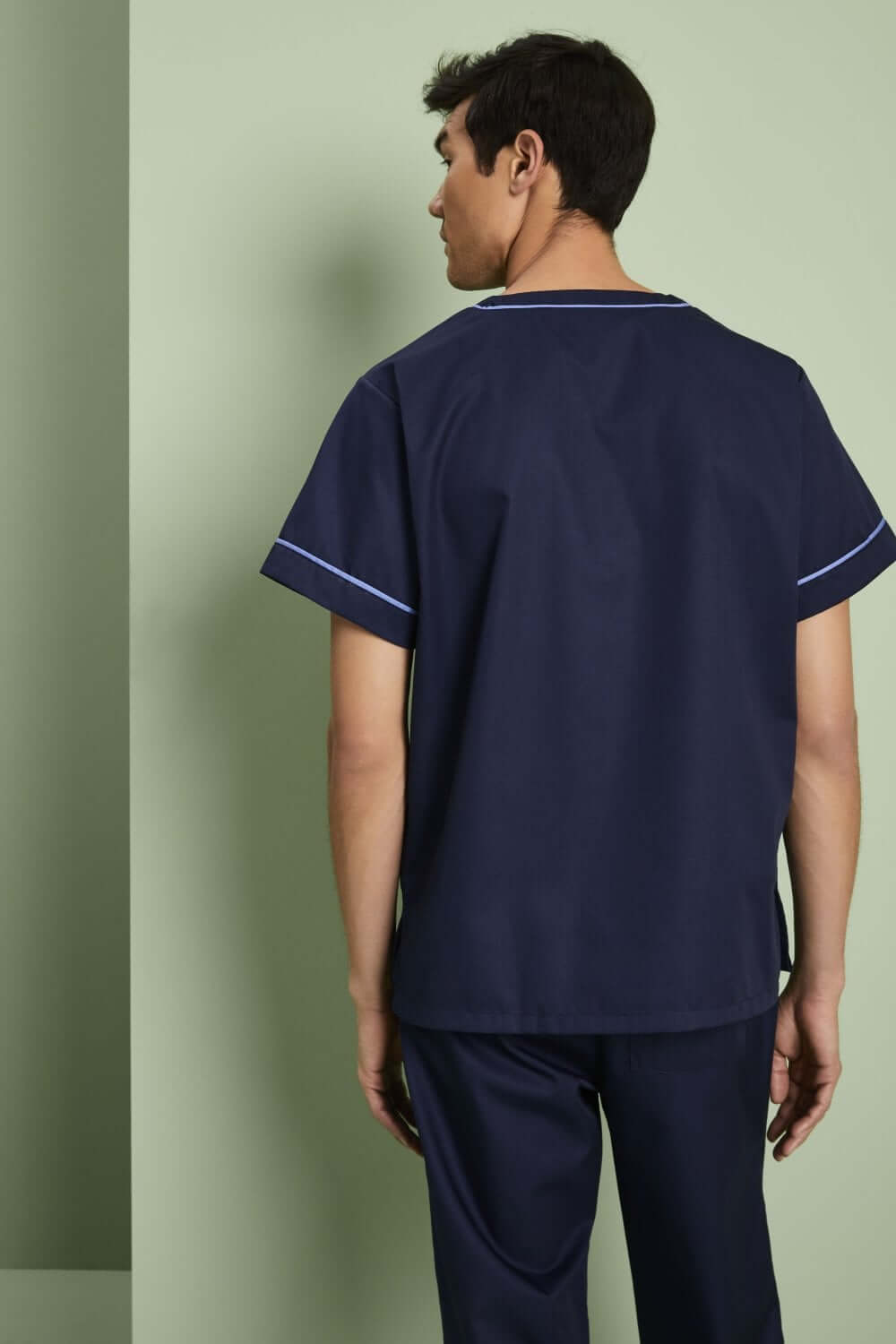 Meditsiinituunika kandi ja taskutega - Image 3