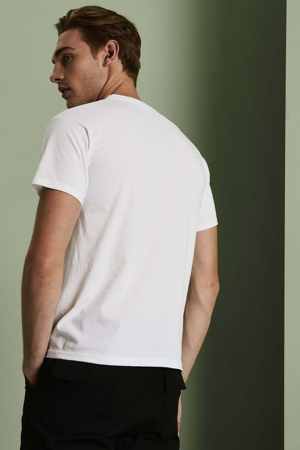 Fruit of the Loom 100% cotton white T-shirt - Image 2