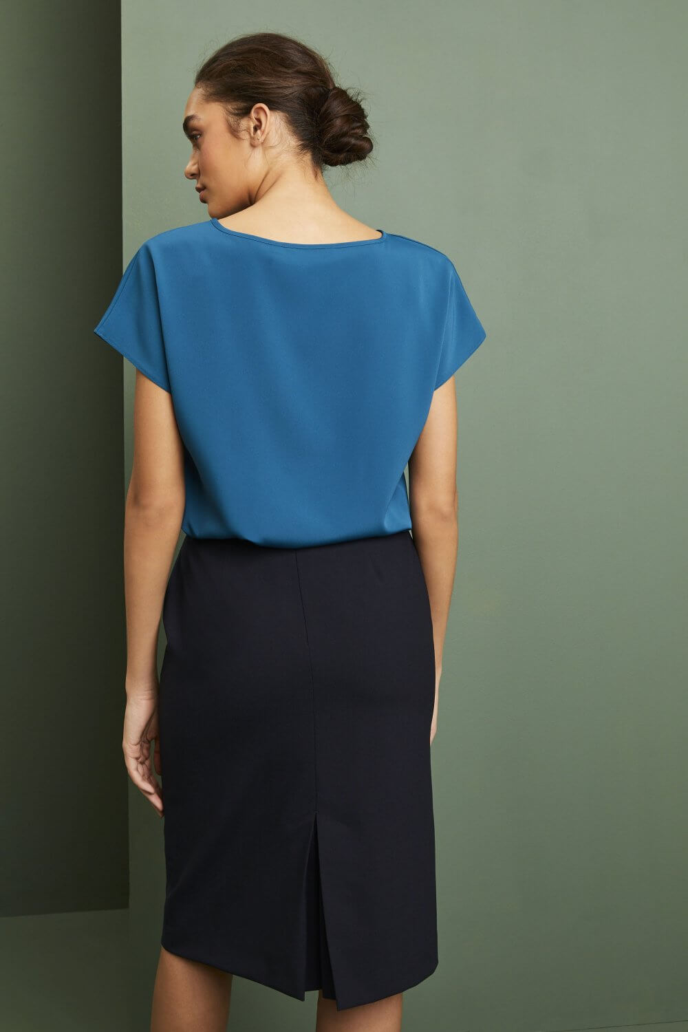 Paatkaelusega ühevärviline siidkrepp pluus - Image 35