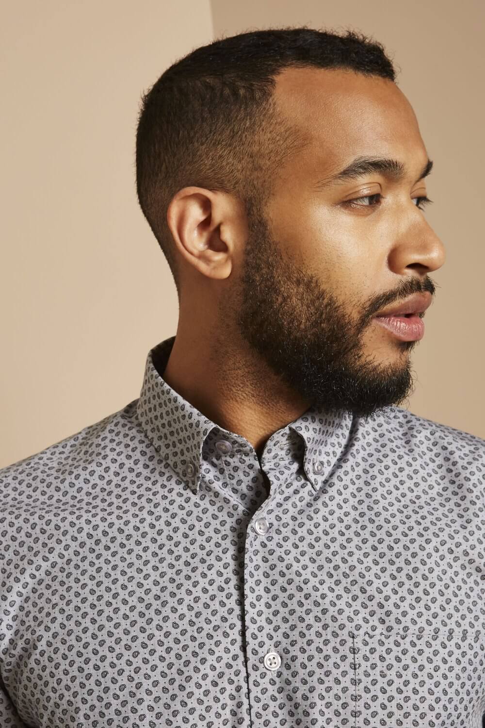 Meeste pikkade varrukatega ornamentika mustriga pluus - Image 3