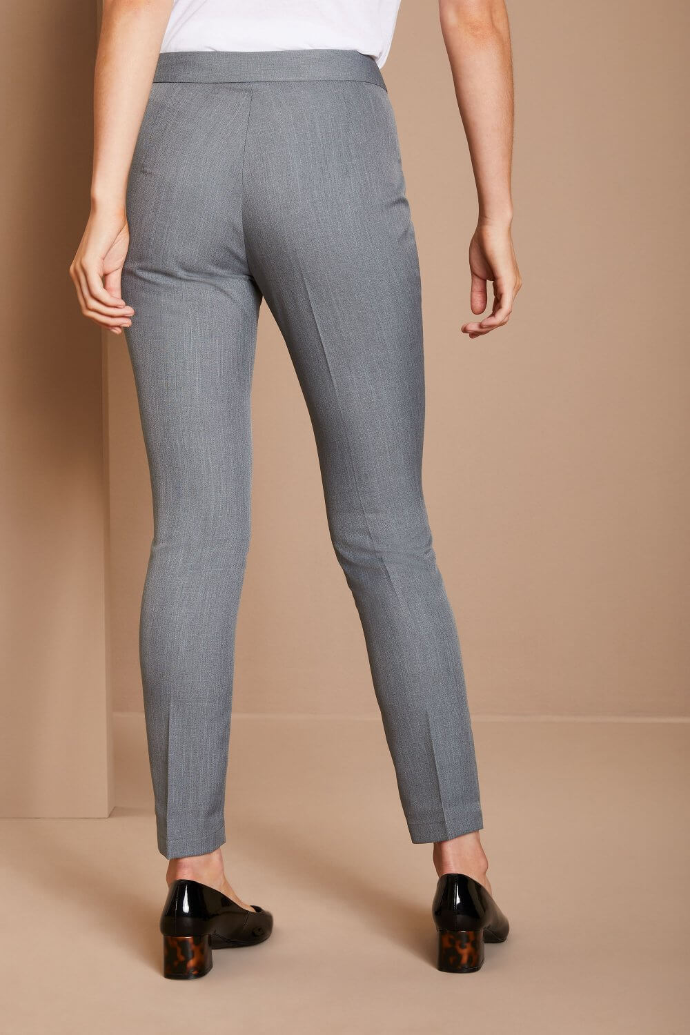 Essentials Women's Slim Leg Beauty Trousers - Image 3