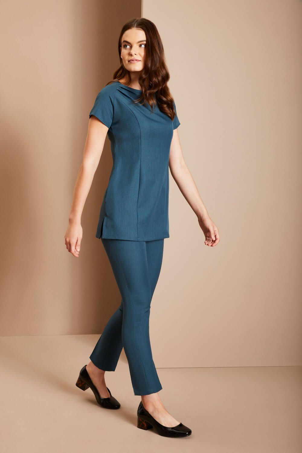 Essentials Women's Slim Leg Beauty Trousers - Image 9